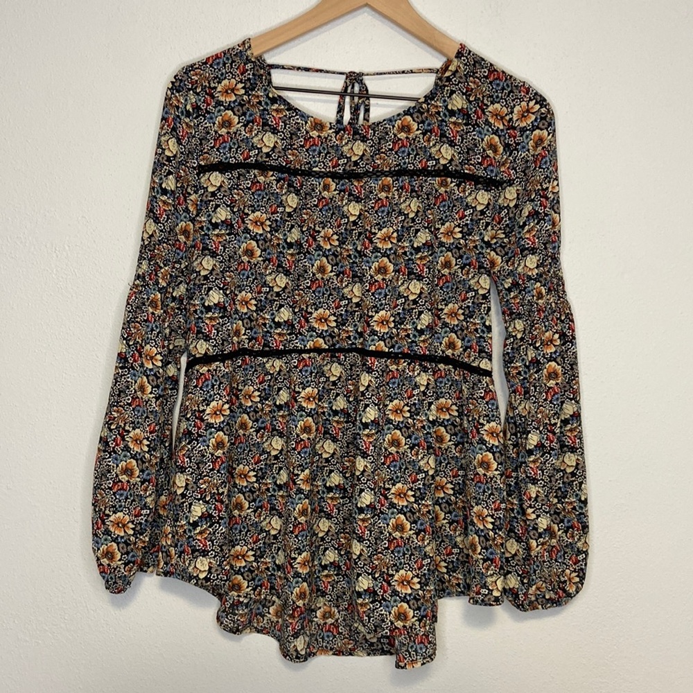 Knox Rose Floral Festival Boho Balloon Sleeve Tassel Long Sleeve Shirt Medium